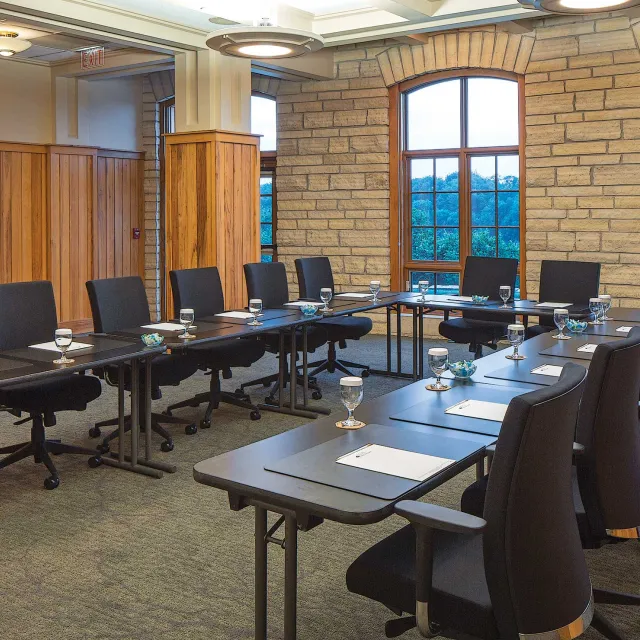 Ideal for smaller groups or intimate events, this cozy space on the conference level offers natural views of Arbor Day Farm.