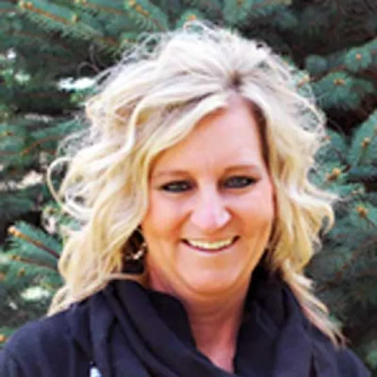 Patricia Pierce headshot.